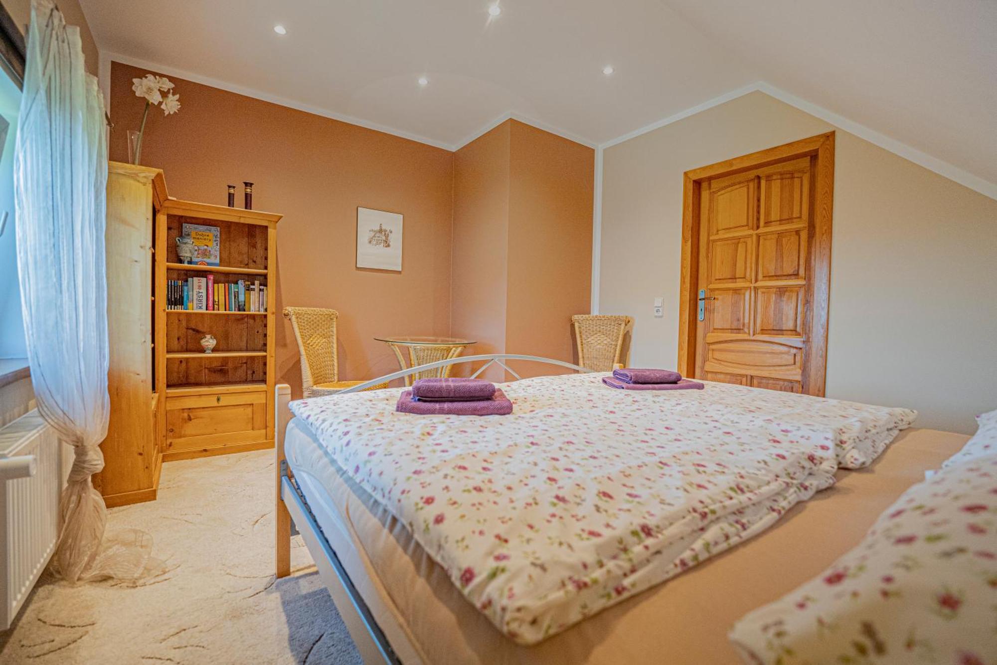 Ferienwohnung Dom Ogrodnika Jezow Sudecki Exterior foto