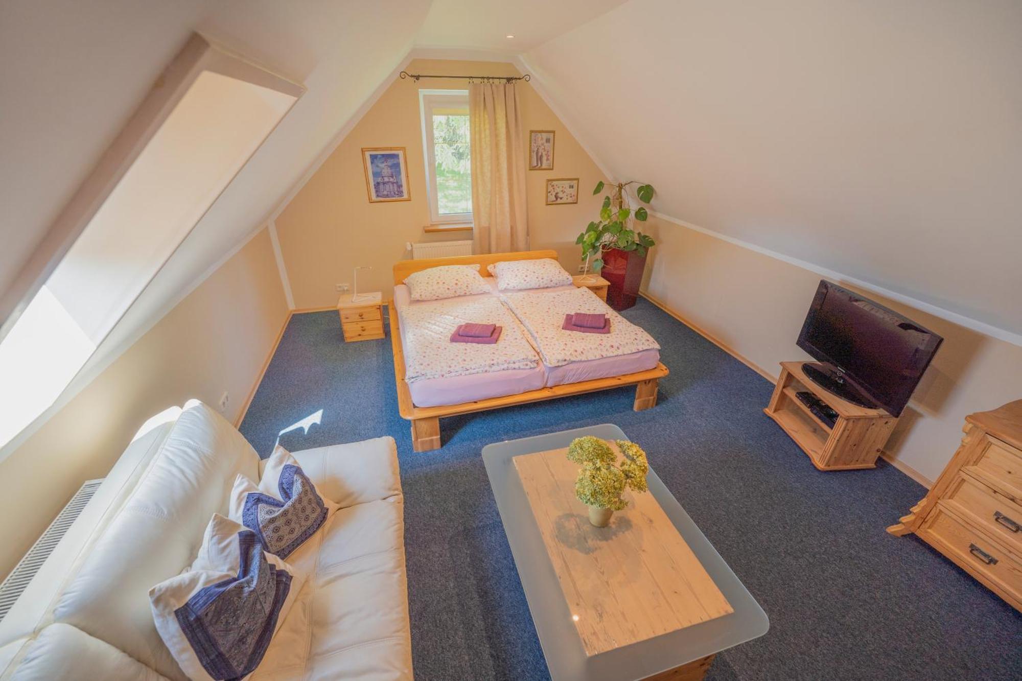 Ferienwohnung Dom Ogrodnika Jezow Sudecki Exterior foto