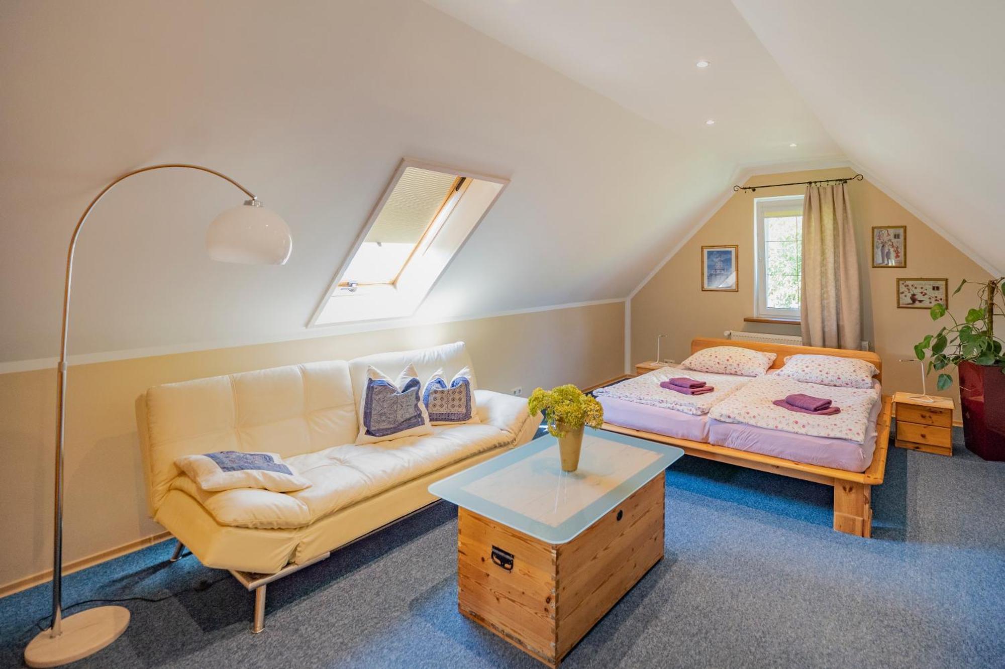 Ferienwohnung Dom Ogrodnika Jezow Sudecki Exterior foto